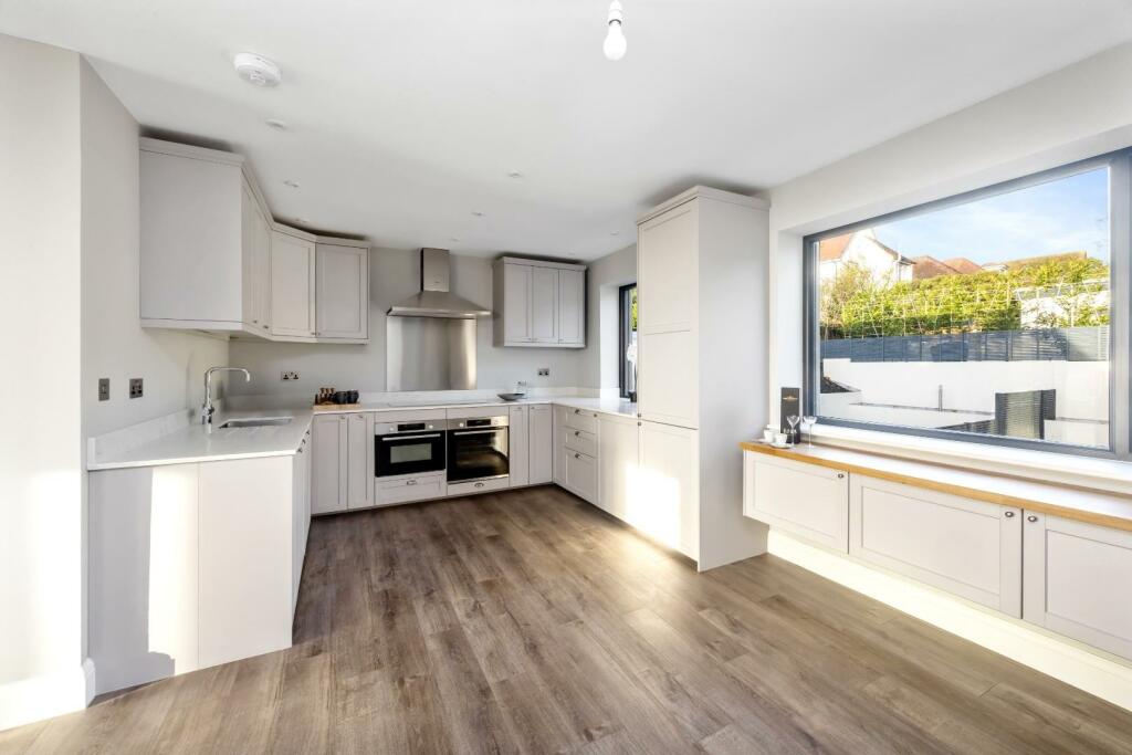 Warren Road, kitchen 3 .jpg