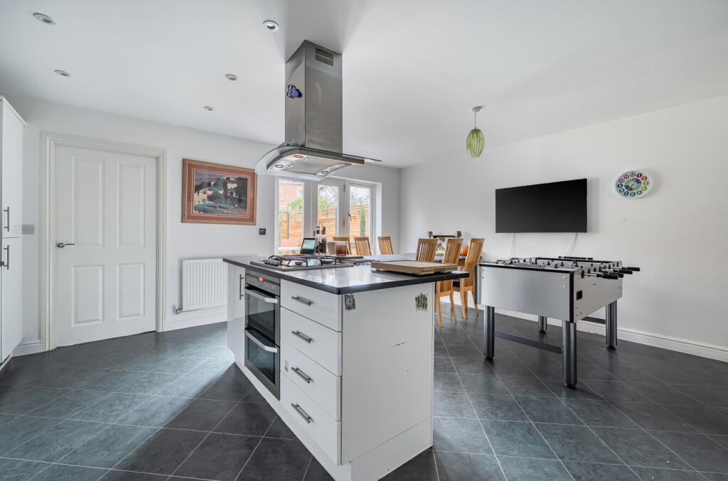 1386699-17-693188...