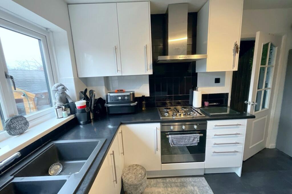 dining/kitchen