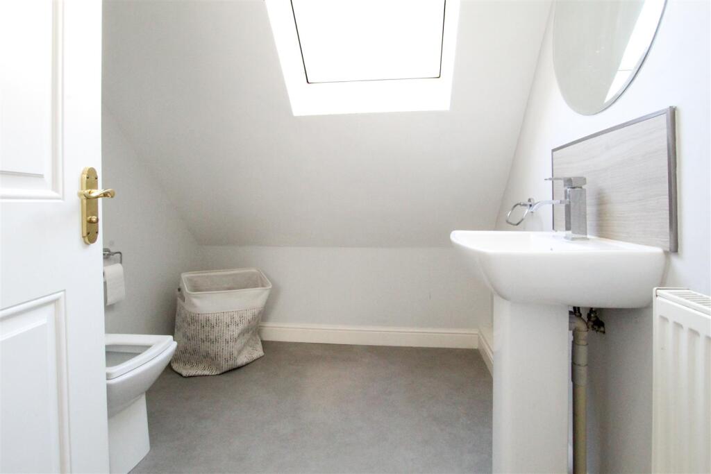 2nd-floor-bathroom-1.jpg
