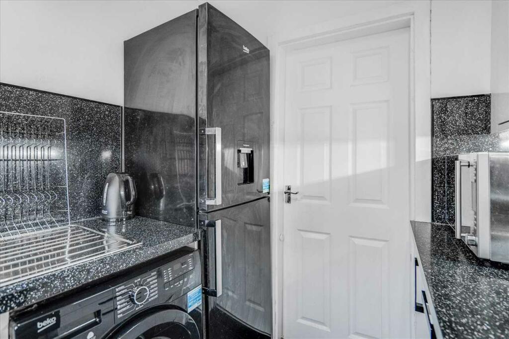 Kitchen (2)