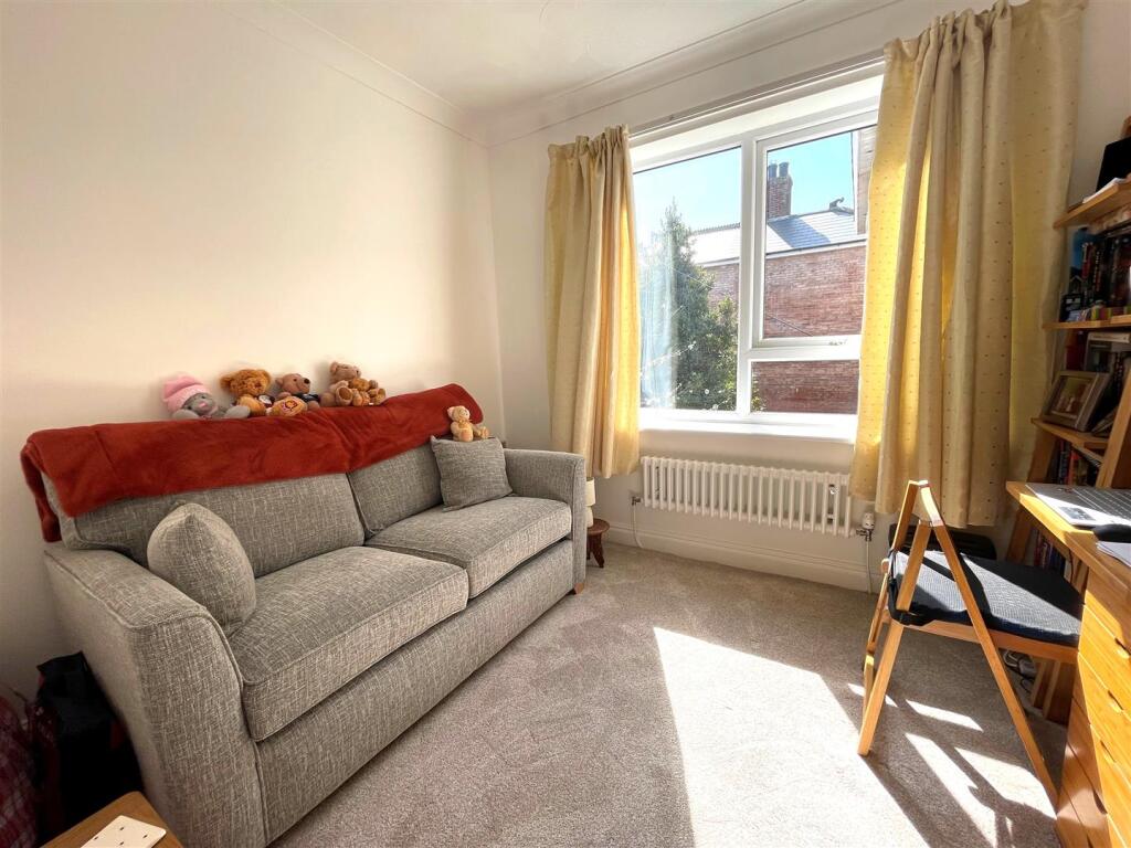 Bedroom 2.jpg