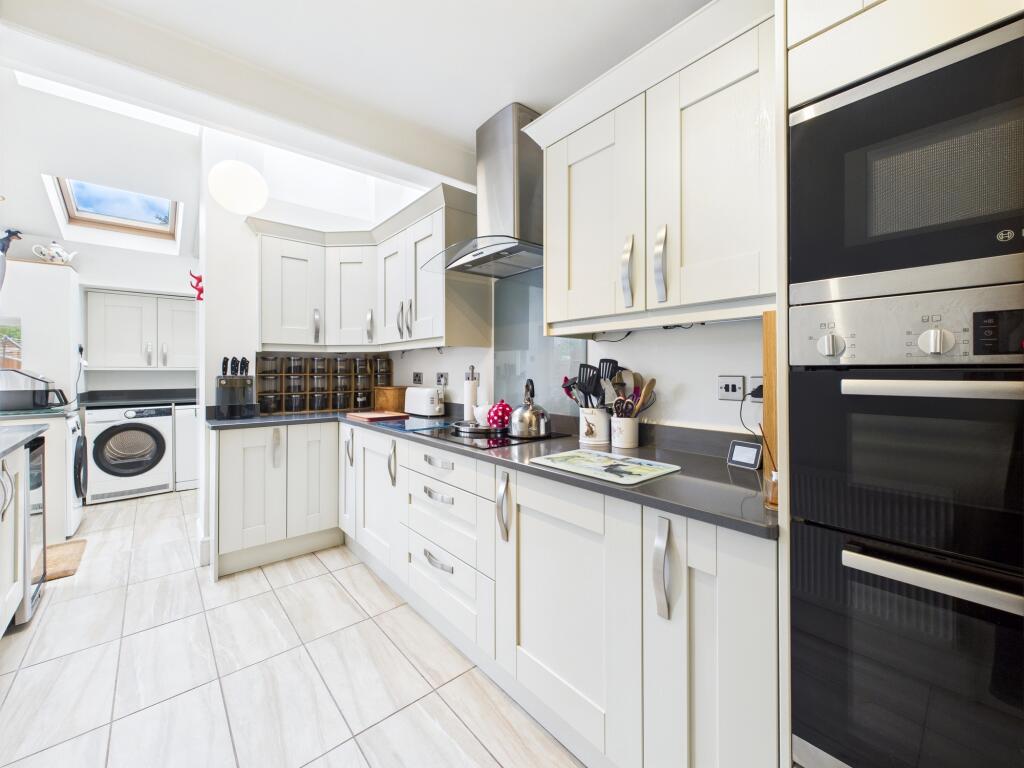 CAM05192G0-PR0122-STILL007