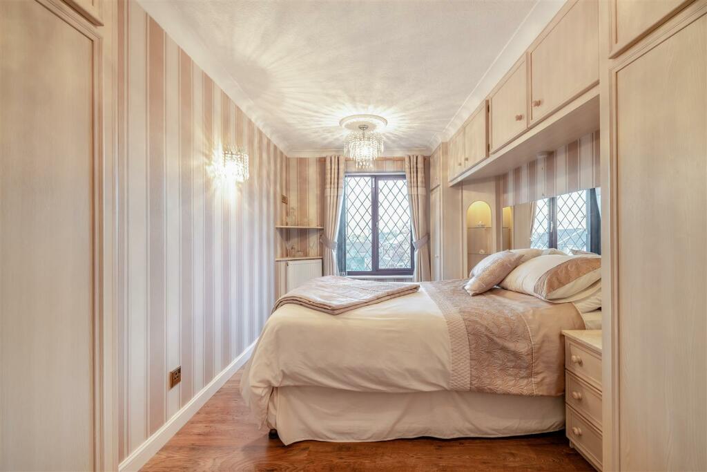8576940-interior36.jpg