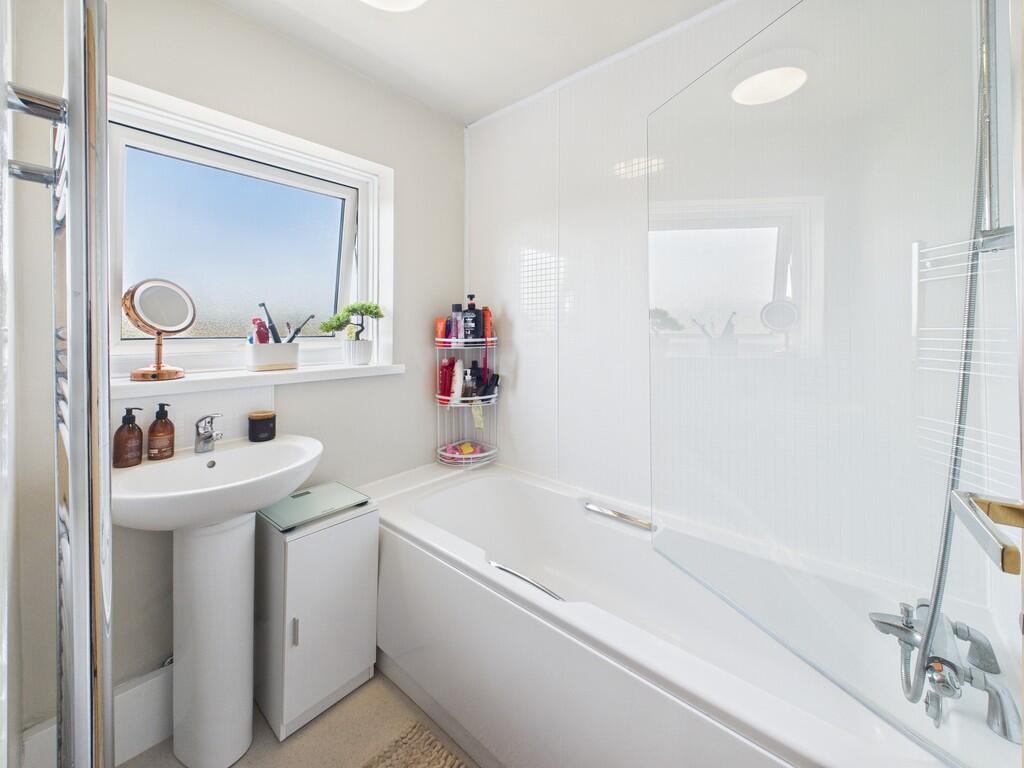 CAM02089G0-PR0552...