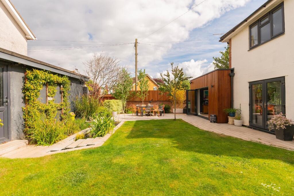 1D0LEIG - External K.jpg