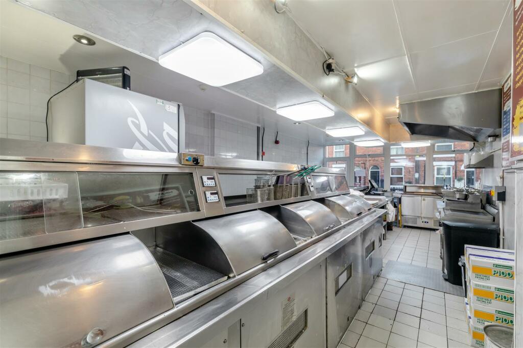 8627667-interior04.jpg