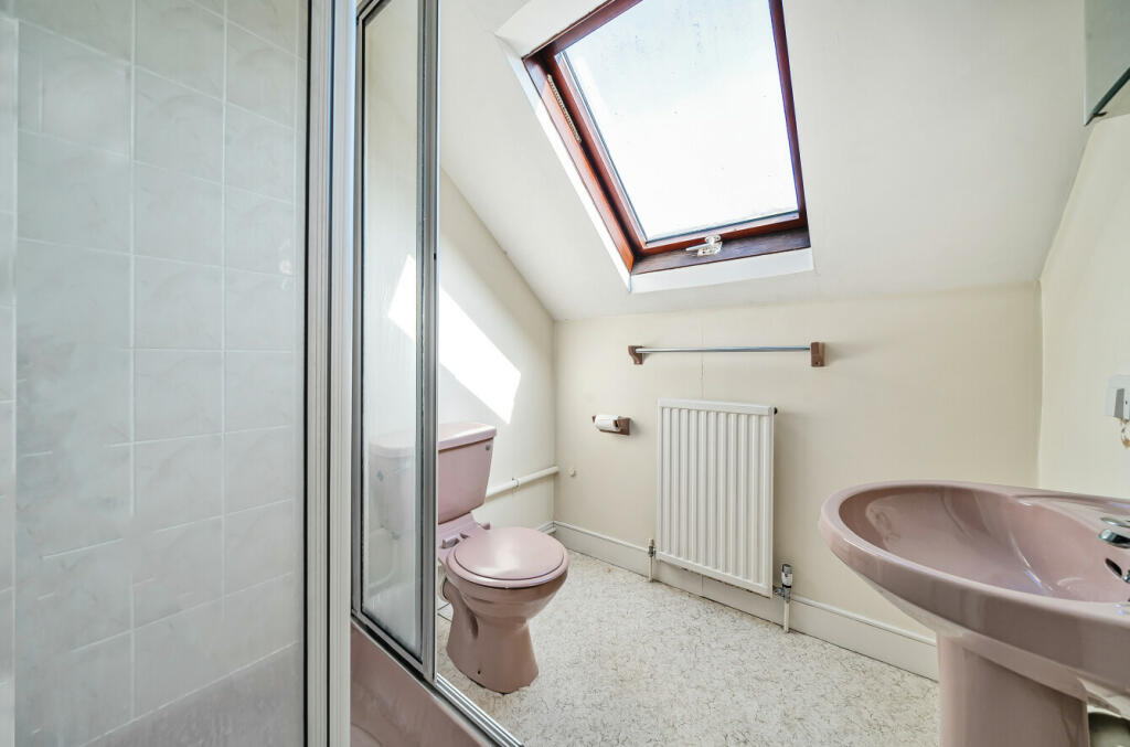 Top Floor Shower R'm