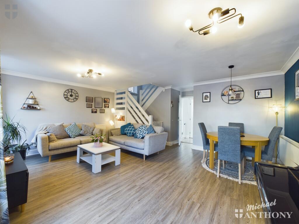 CAM03218G0-PR0507-STILL012