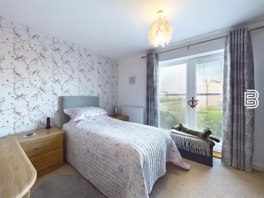 Bedroom (1).jpg