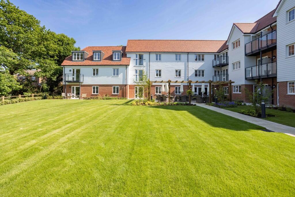 Executive Retirement Apartment In Hawkhurst