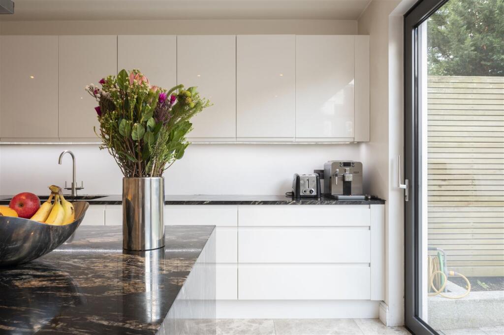 27 Southdown Road,14.jpg