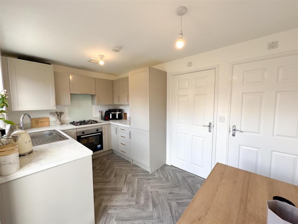 Kitchen..jpg