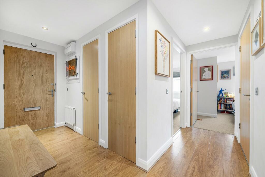 Hallway (2).jpg