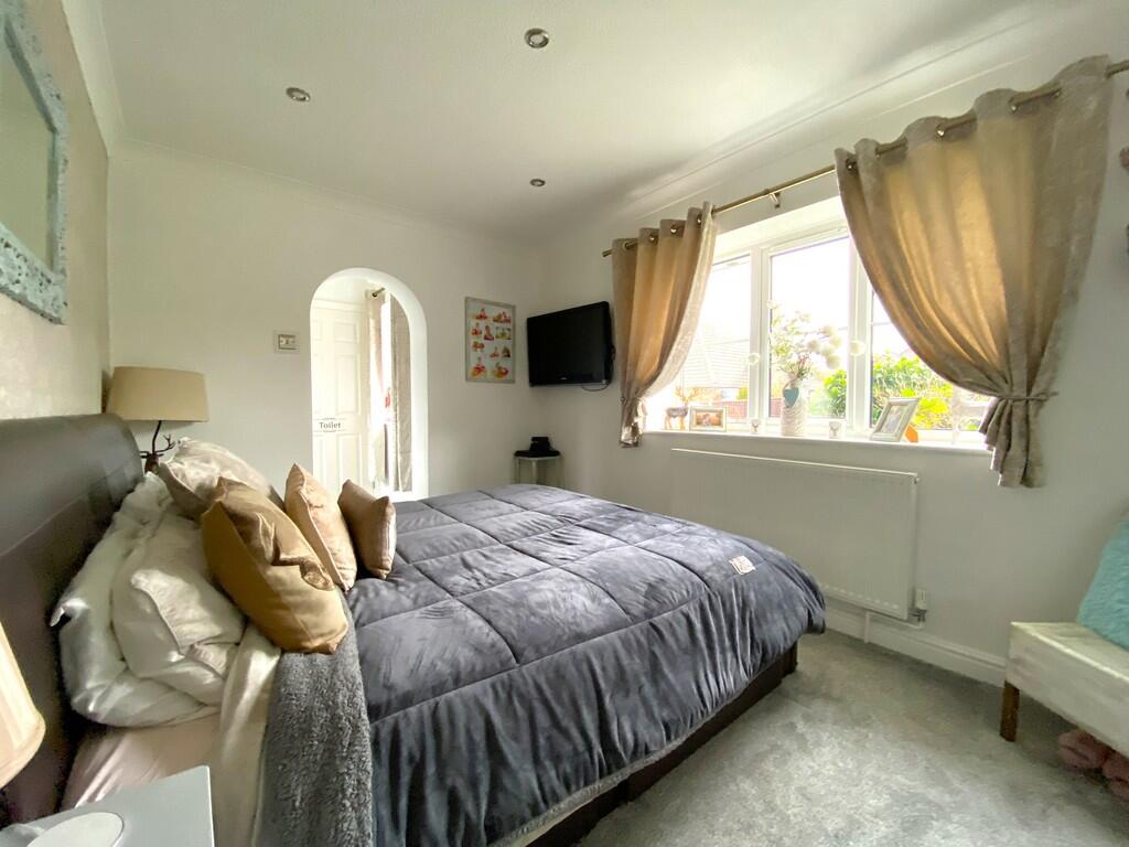 Principal bedroom