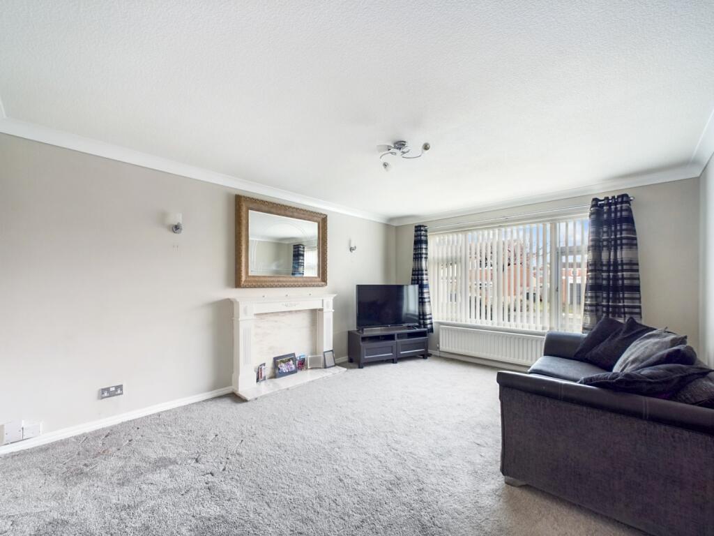 CAM02195G0-PR0056-STILL007