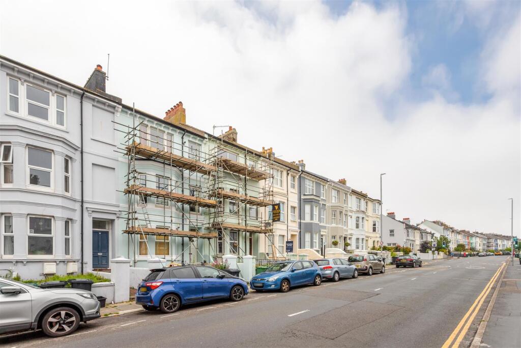 Flat 1, 73 Queens Park Road_16.jpg