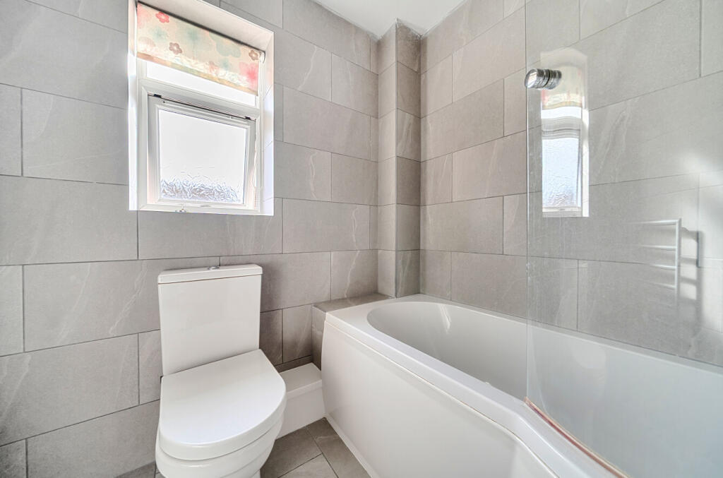 1373636-3-6909eda...