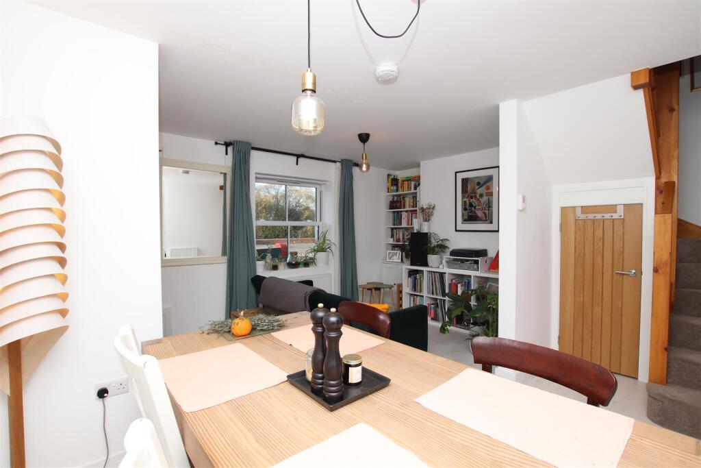 Living Dining Room b.JPG