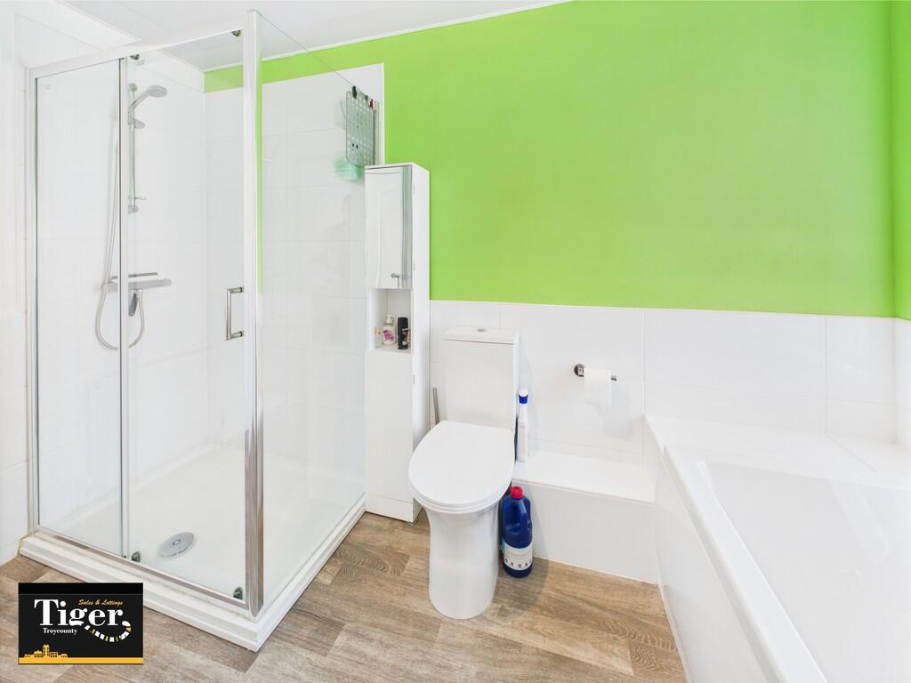 CAM02176G0-PR0567...