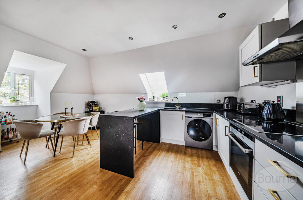 04b32588-7c3f-4df...