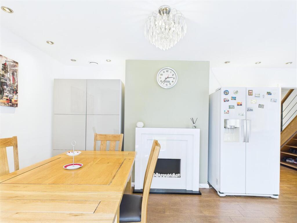 Empire Road, Burton Upon Trent (12).jpg