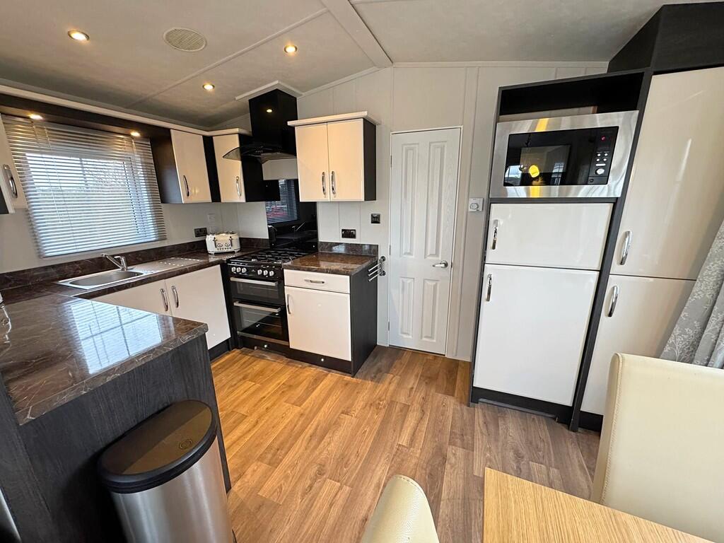 Kitchen from Loun...