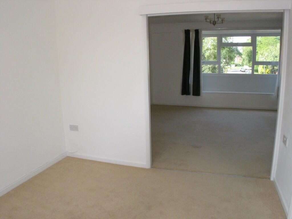 Dining room-lounge.