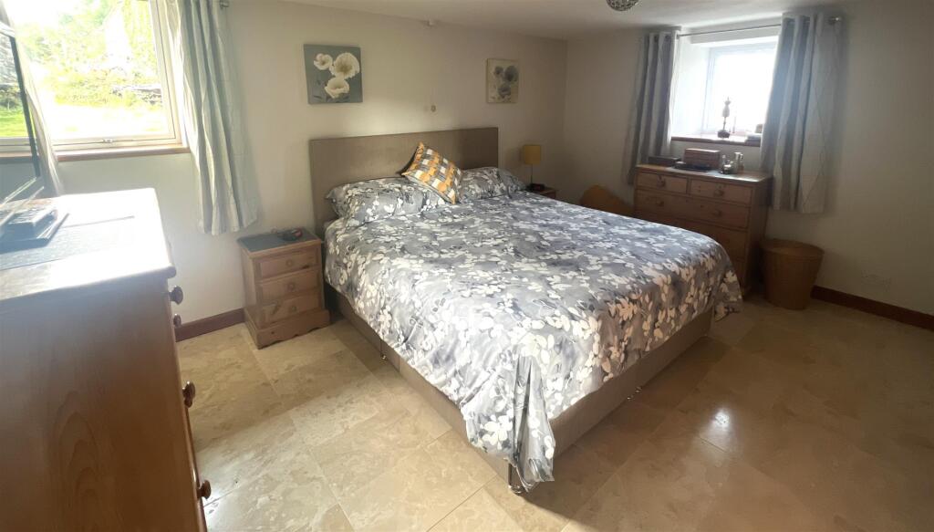 Bedroom 3 (Master)