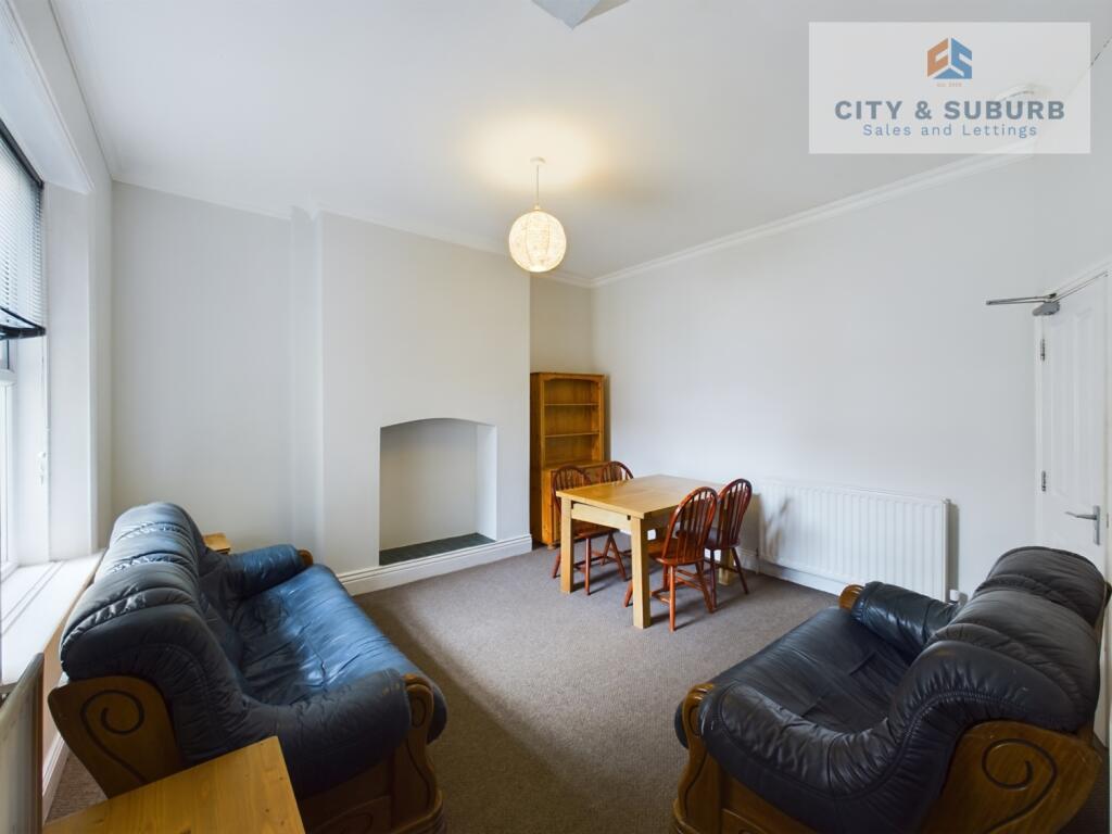 CAM01351G0-PR0110-STILL016