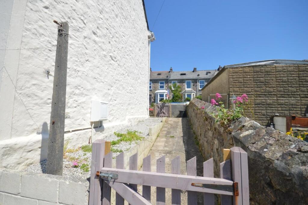 DSC_0019 (Medium).JPG