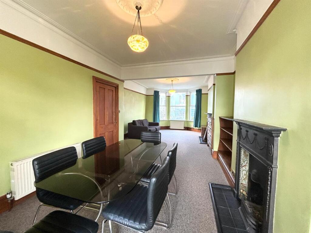 Open Plan Lounge Diner