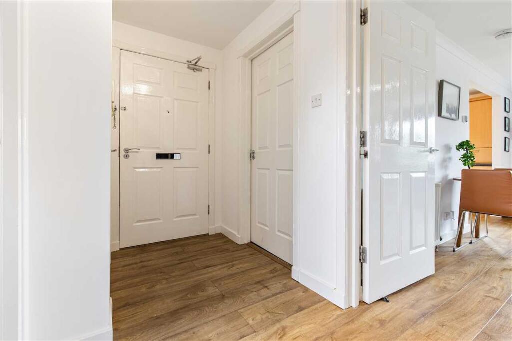 Entrance Hallway (1)