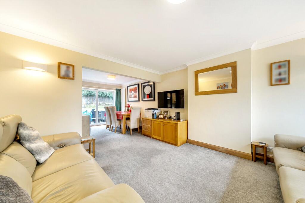 Sitting/Dining Room