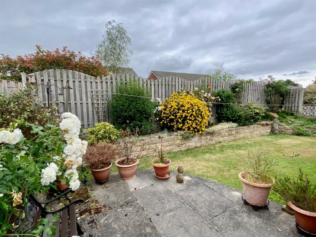 water royd avenue 28 garden 2.jpg