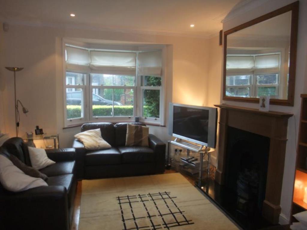 Richmond Road, Staines Upon Thames, Middlesex, TW18 2AA