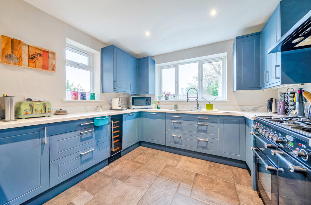 17-1328307-17-687...