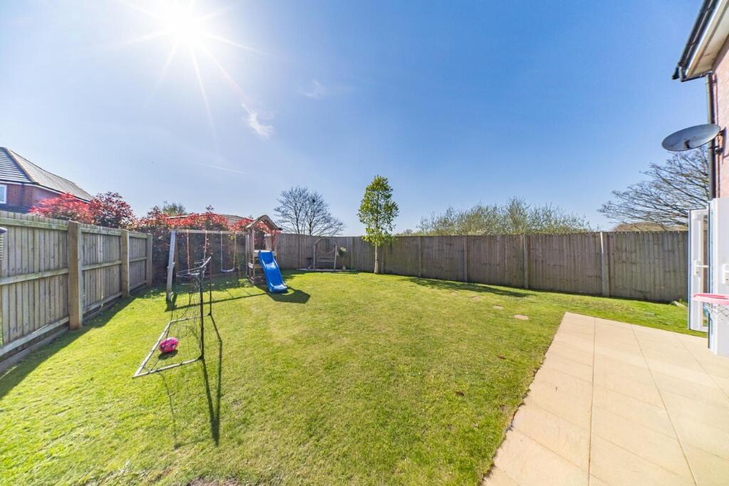 57 Emelia Drive garden 3.jpg