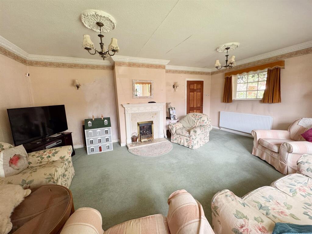 55 Hall Close Kettering-14.jpg