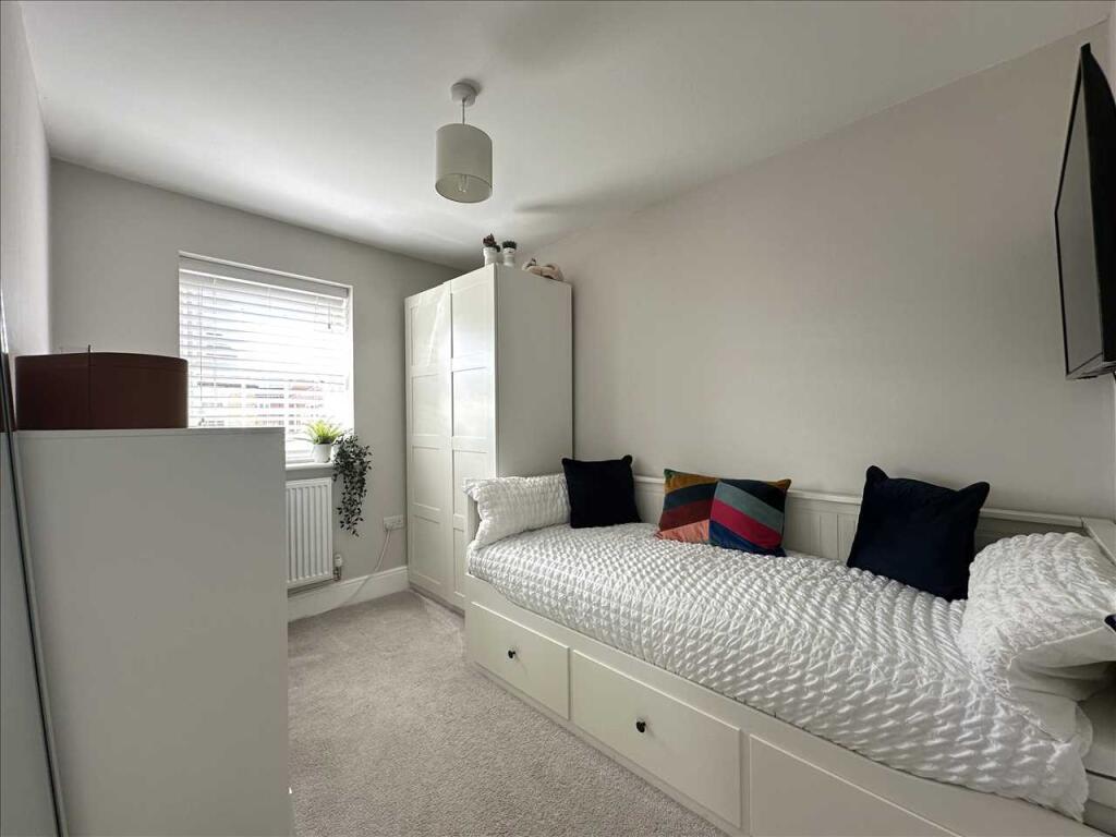 Bedroom (front)
