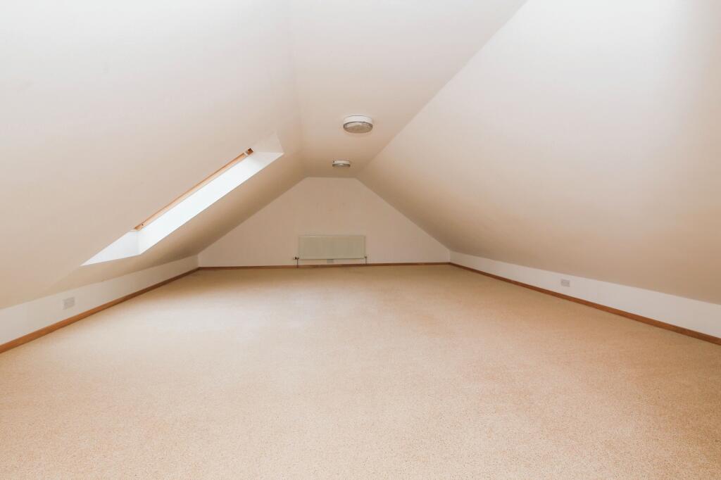 Playroom/ bedroom 6