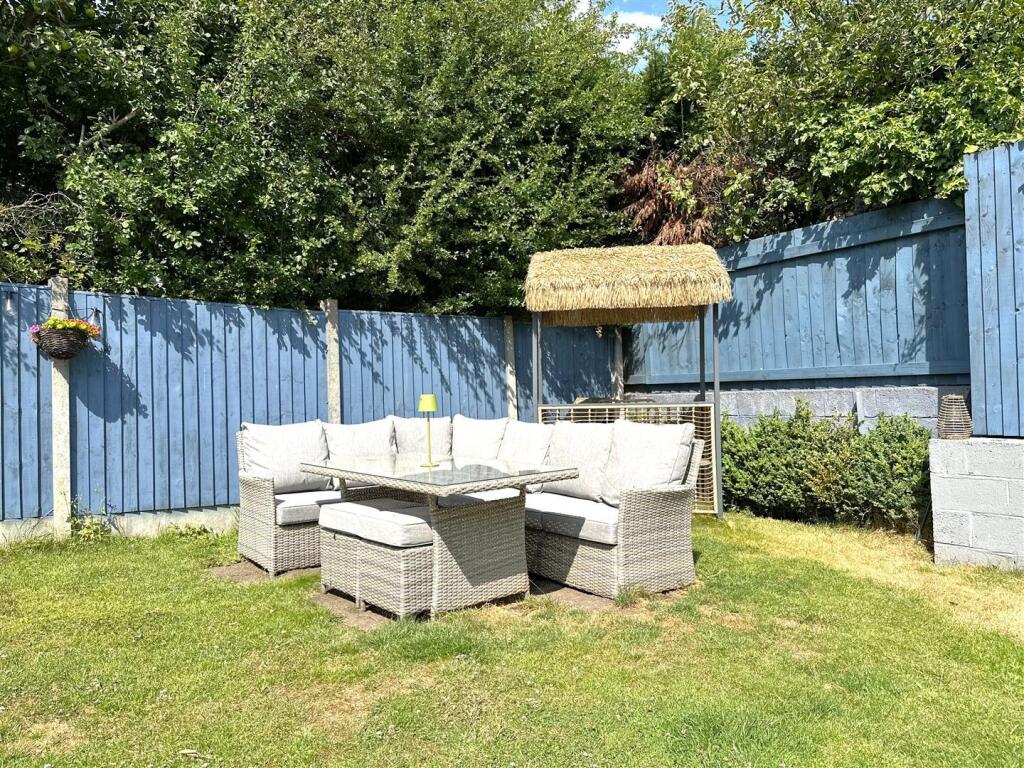Outdoor Entertainment Space 17.