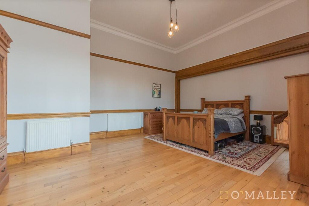 22. Bedroom 1 6.jpg