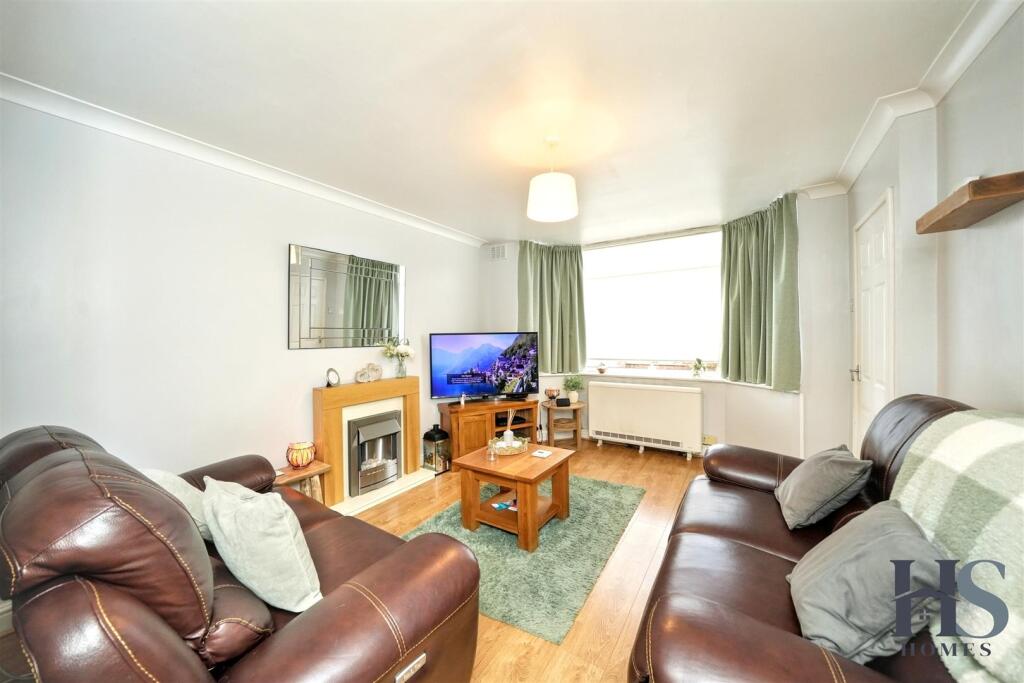 lounge1.jpg