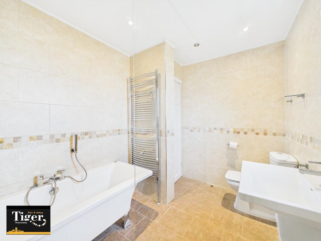 CAM02176G0-PR0509...