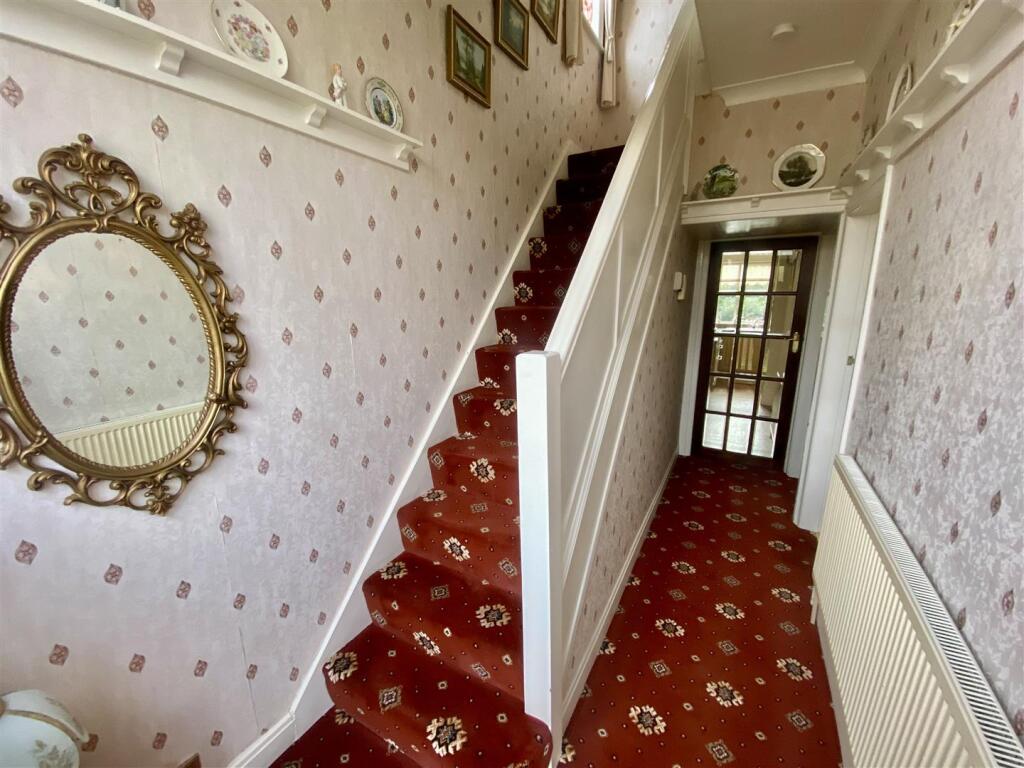 Bramleys Estate Agents - Glebe Gate - Thornhill (1