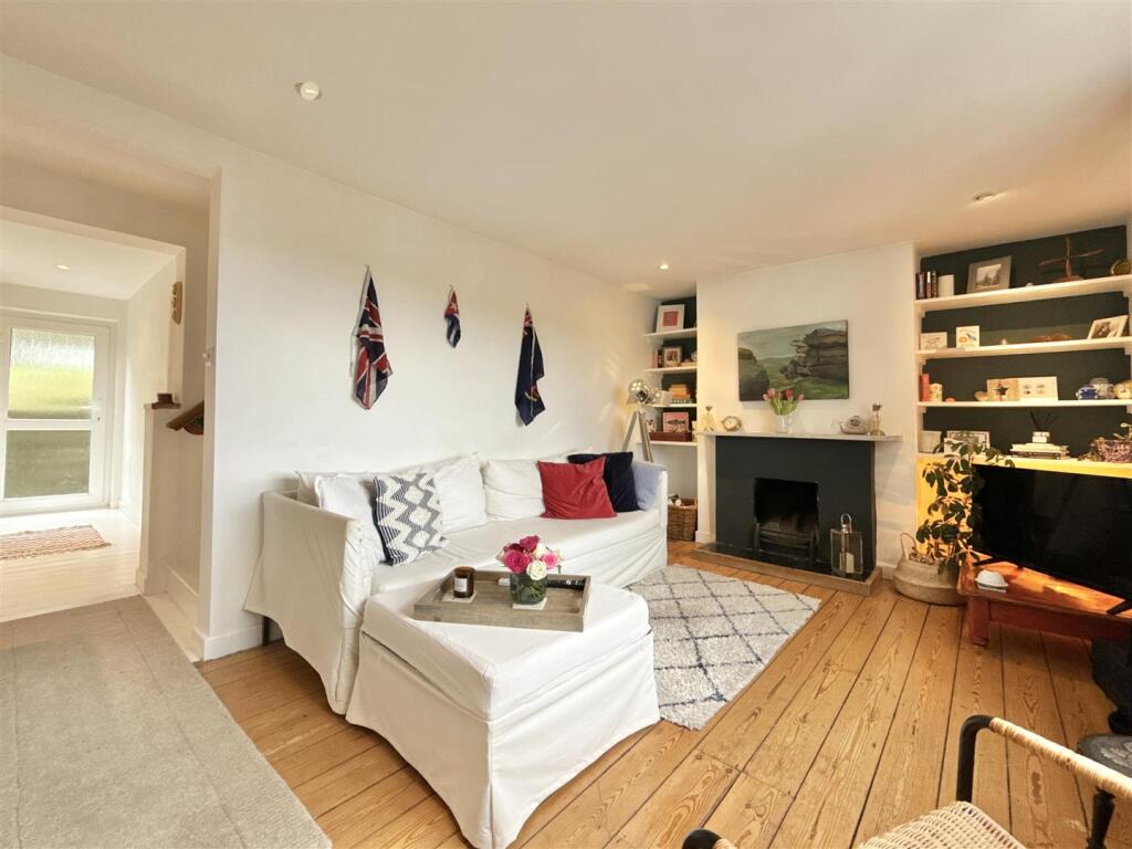 Living  Room.JPG