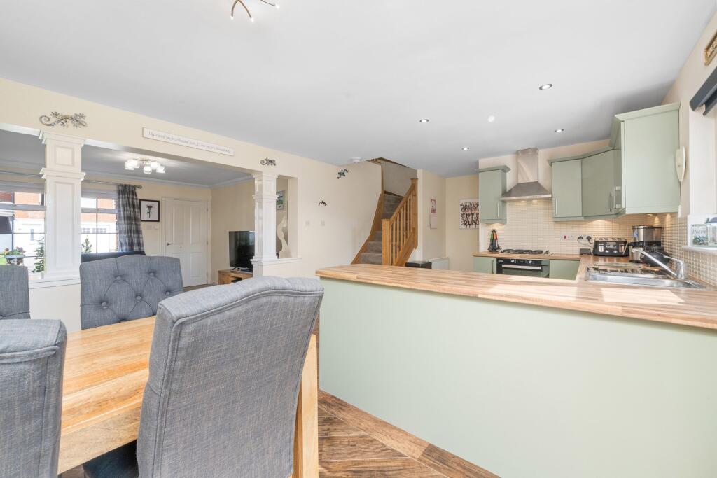 Kitchen / Dining Room