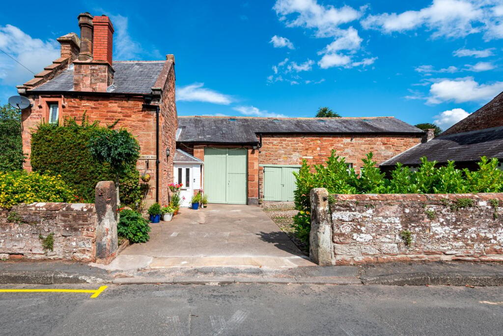 External Front/Courtyard