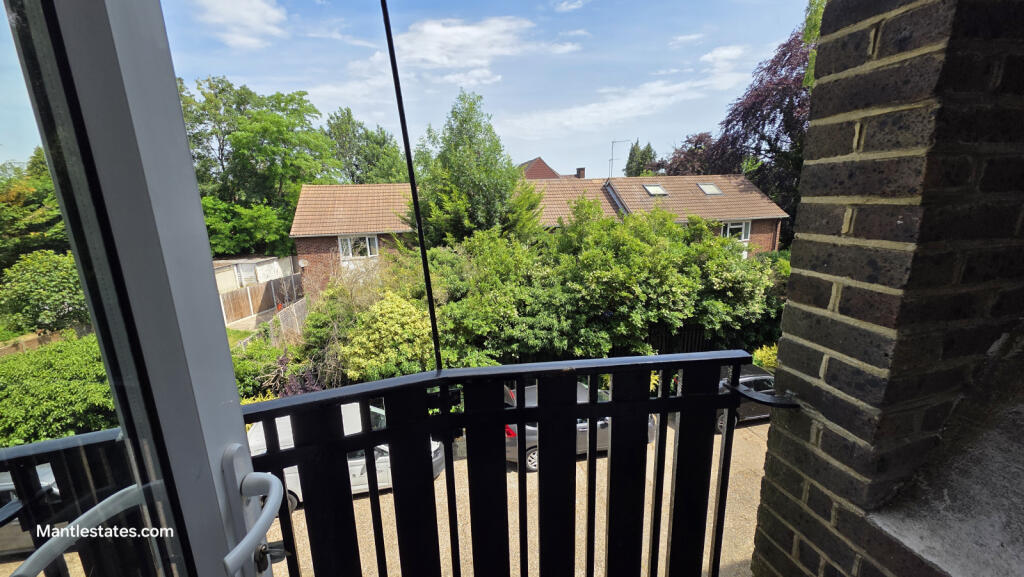 REAR BALCONY